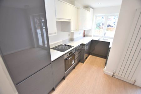 Price £1,275 pcm - Available 11/11/2024 - Furnished / Unfurnished - Photo 2