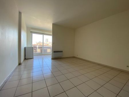 « LES ANGLES - STUDIO 26.84M² AVEC BALCON » - Photo 2