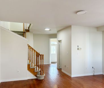 For Lease - 3342 Fountain Park Avenue, Mississauga, Ontario - Photo 2