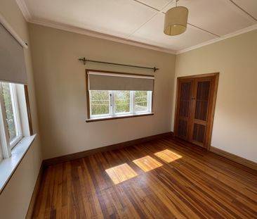 Charming 2 brm Character Cottage - Photo 2