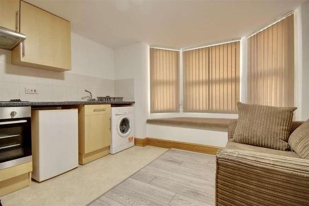 Sandringham Apartments, Osborne Road, Southsea, PO5 - Photo 1