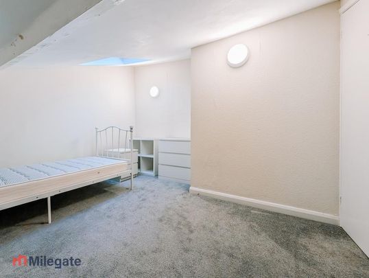 3 bedroom flat to rent - Photo 1