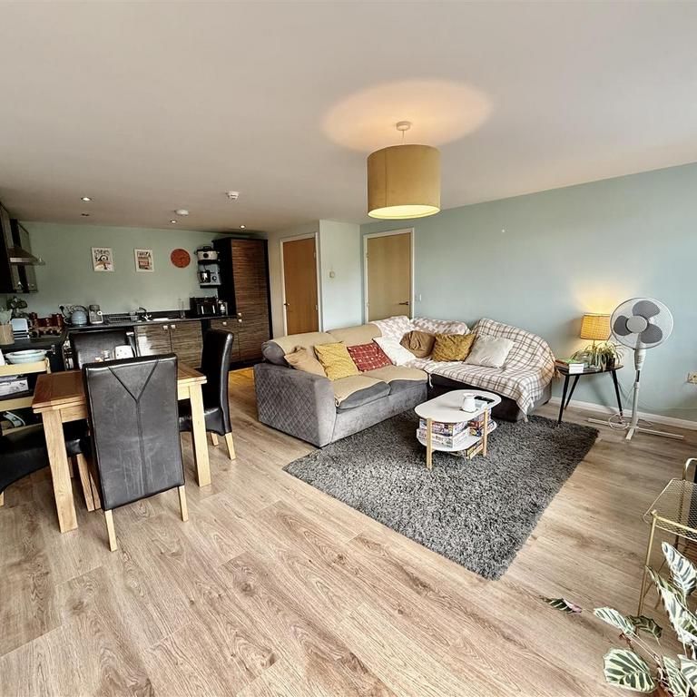 2 bedroom apartment to rent - Photo 1