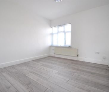 2 bedroom maisonette to rent - Photo 2