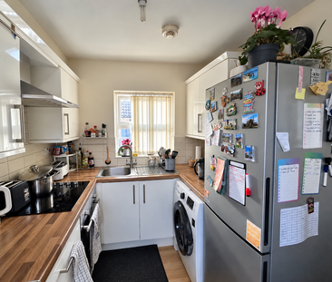2 bedroom semi-detached house to rent - Photo 4
