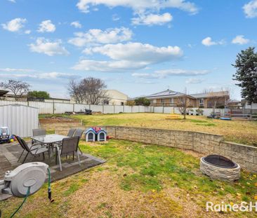 62 Fitzroy St: A Harmonious Blend of Style and Functionality - Photo 6