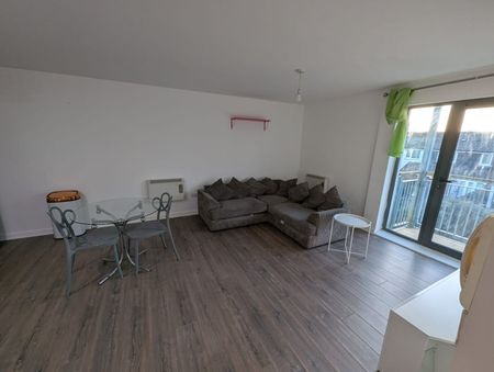 2 Bed Flat, Ordsall Lane, M5 - Photo 2