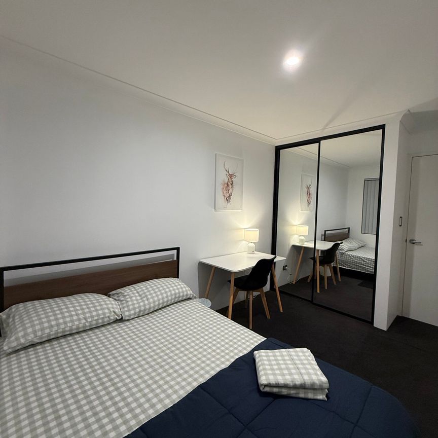 Ellenbrook - Photo 2