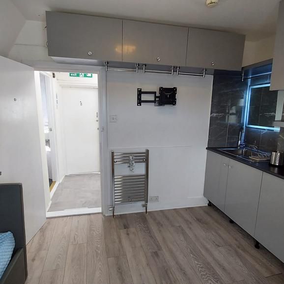 Studio to rent - Photo 2