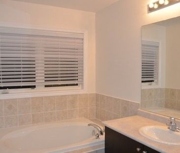 For Lease - 12 Black Locust Drive, Markham, Ontario - Photo 2