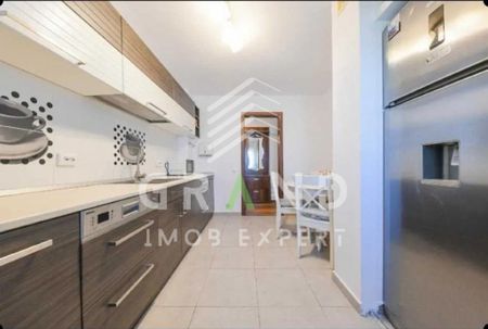 Apartament 4 camere | 2 Balcoane | 2 Bai | Etaj 3 | Parcare - Photo 3