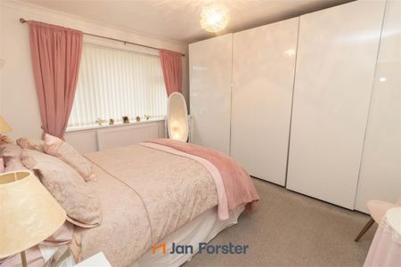 2 Bedroom Bungalow - Semi Detached - Photo 4