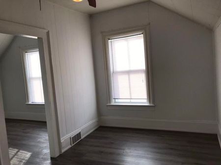 For Lease - 162 Dundas Street, Belleville, Ontario - Photo 5