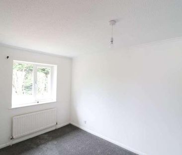 Redhouse Close, High Wycombe, HP11 - Photo 5