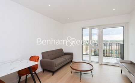 1 Bedroom flat to rent in Holland House, Parrs Way, W6 - Photo 3