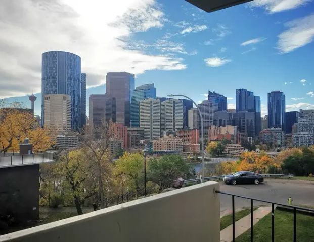 DOWNTOWN VIEWS CONDO | Calgary - Photo 1