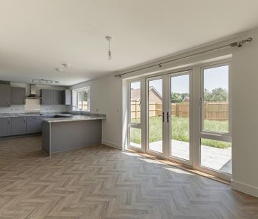 4 bedroom detached house to rent - Photo 5