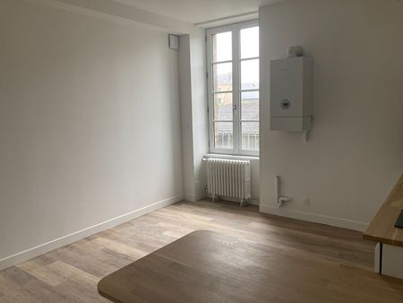 Location Appartement 2 pièces 59m² DOL DE BRETAGNE 35120 - Photo 4