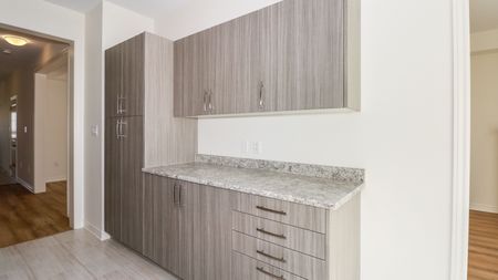 For Lease - 243 McKenzie Drive, Clearview, Ontario - Photo 2