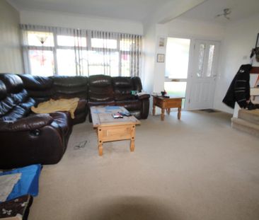 3 bedroom semi-detached house to rent - Photo 2