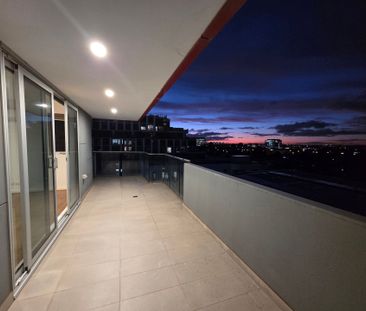 Stylish Penthouse Living – Prime Location near Chadstone & Oakleigh - Photo 4