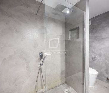 Pleasant 2-bedroom penthouse with terrace for rent in Pla del Real - Photo 4