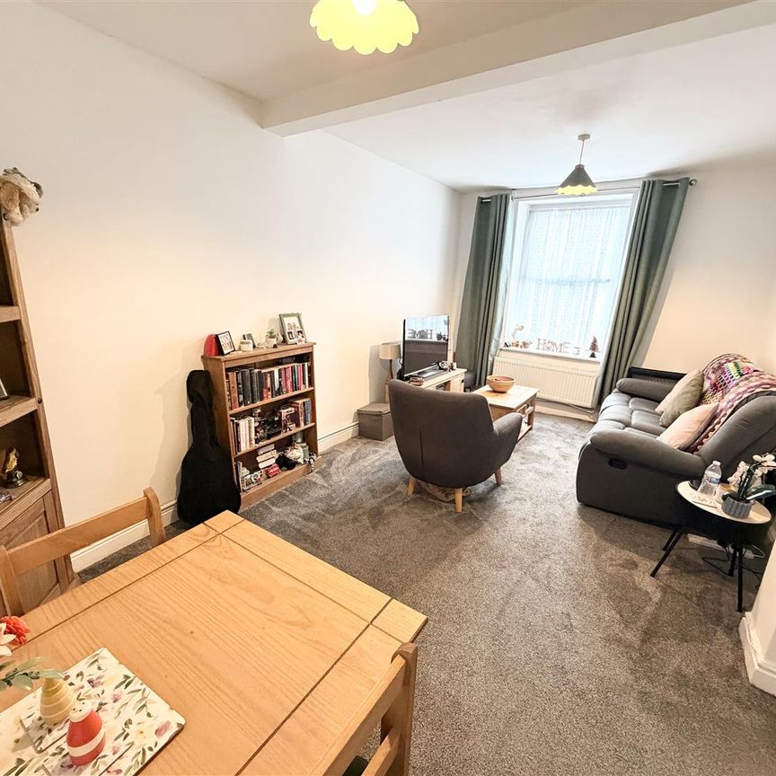 House - Terraced For Rent Tynybedw Street, Treorchy - Photo 1