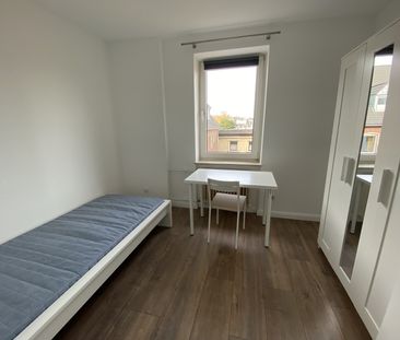 Studenten aufgepasst: Möbliertes WG-Zimmer in frisch renovierter 3-... - Photo 1