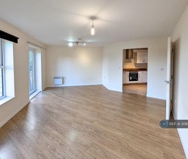 2 bedroom flat to rent - Photo 2