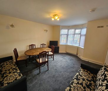 7 Bed Student Accommodation - Photo 6