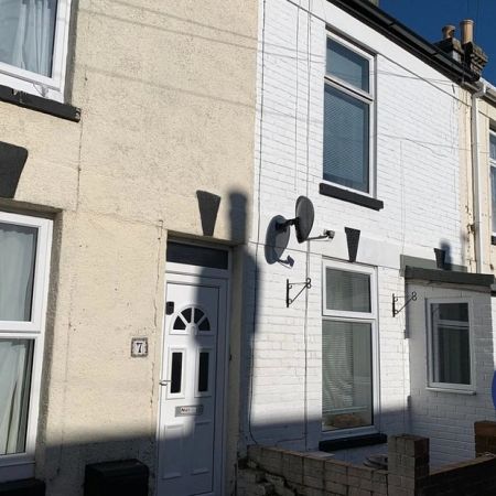 Claremont Gardens, Ramsgate, CT11 0BP, Kent - Photo 4