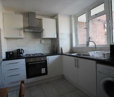 Girl Only Property Available In Limehouse - Photo 3
