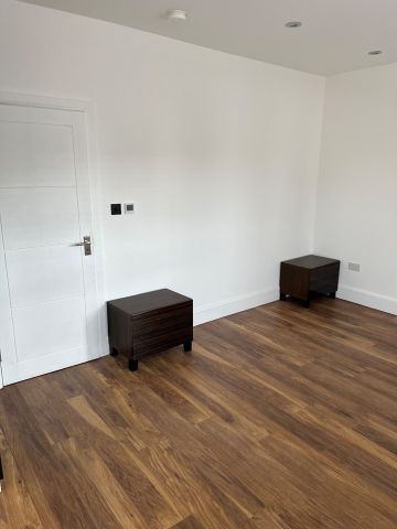 Room in a Shared House, Plough Lane, SW19 - Photo 3