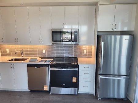 For Lease - 38 Annie Craig Drive Unit# 1008, Toronto, Ontario - Photo 5