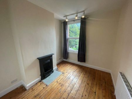 2 bedroom terraced house to rent - Photo 4