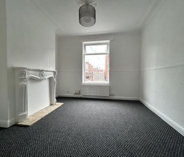 2 bedroom end of terrace house to rent - Photo 1