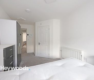 4 bedroom house of multiple occupation to rent - Photo 5