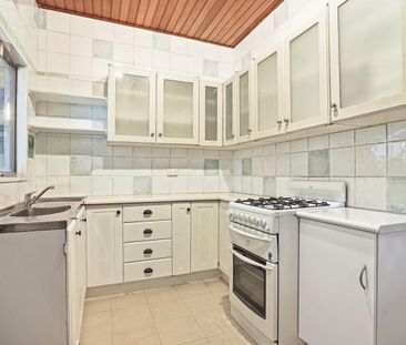 Charming Family Home in a Quiet, Convenient Location - Photo 4