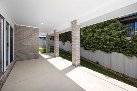 2/25 Clifton Street Bourkelands NSW - Photo 2