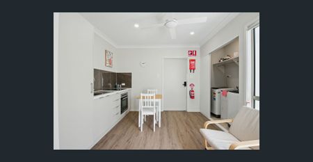 Modern Fully Furnished Studio Apartments – All Bills Included - Photo 4