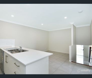 2/16 Abbey Street, Cranley, Qld 4350 - Photo 2