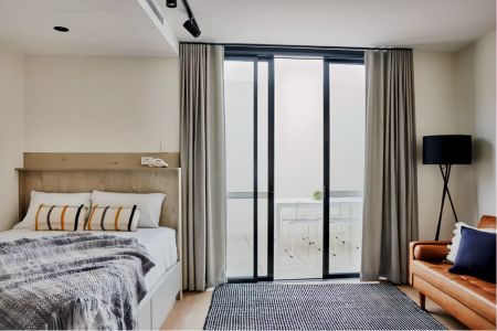 Studio Courtyard - Photo 5