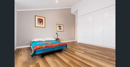 Premium Stylish Apartment with a short walk to North Sydney CBD - Photo 5