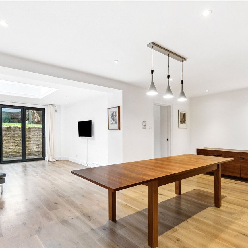 Hammersmith Grove, W6, London - Photo 1