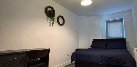 1 bedroom in a house share to rent - Photo 2
