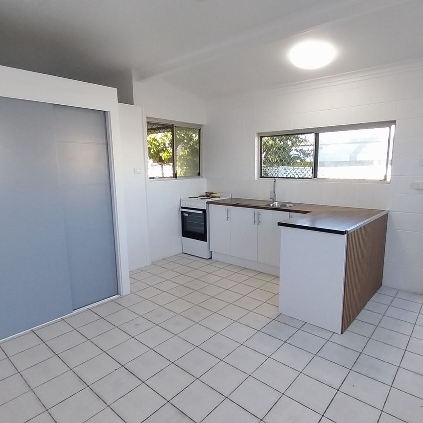 Stylish, Low-Maintenance Living in the Heart of Pimlico - Photo 1