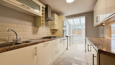 3 bedroom terraced house to rent - Photo 4