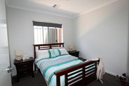 Neat Four Bedroom Ensuite Home - Photo 4