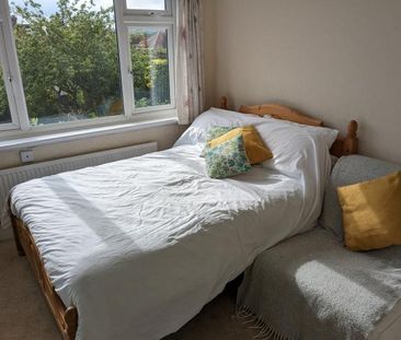 Bright spacious room 25 minutes from Central London. - Photo 2