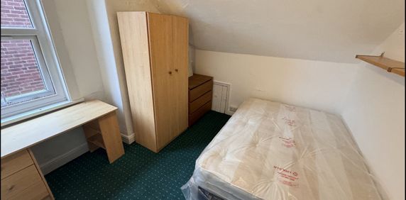 6 Bedroom Student Properties - Photo 2